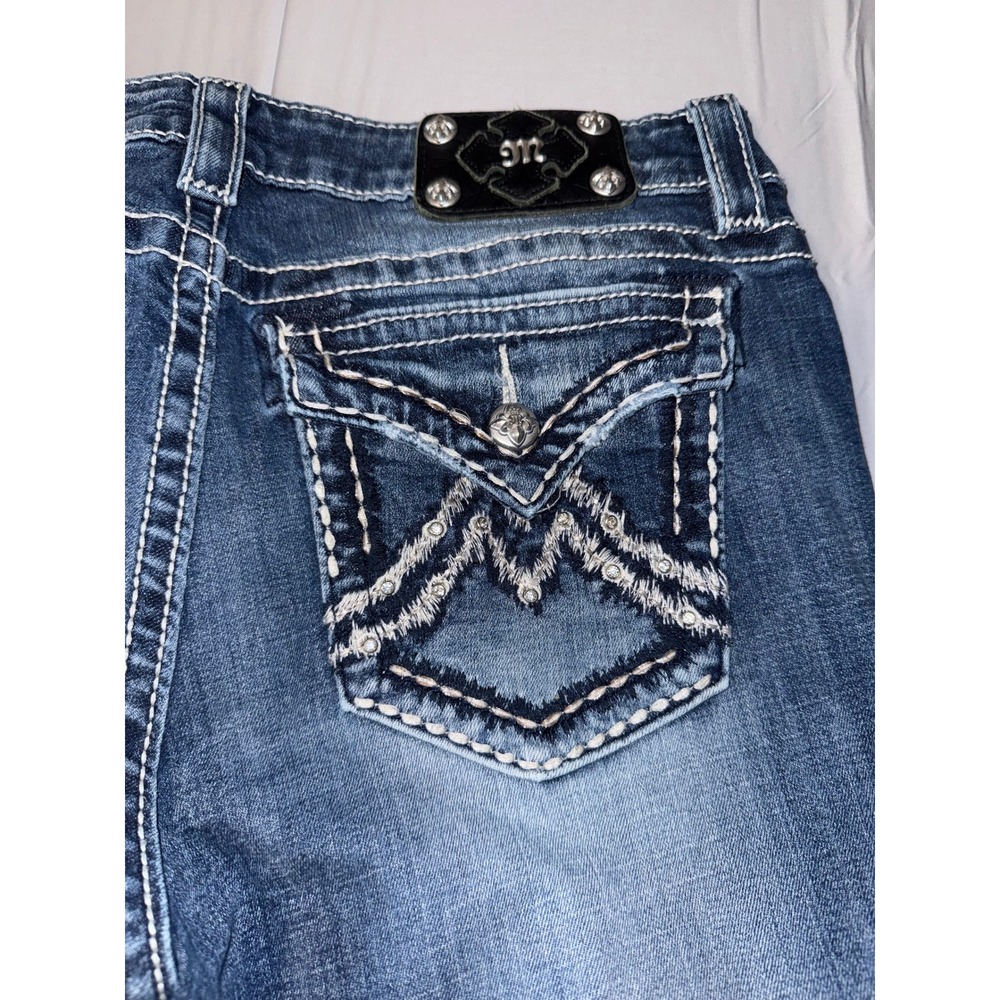 Miss Me Boyfriend Capri Jeans Medium Wash Distressed Embellished Size 30 - Picture 9 of 10